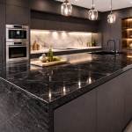 Луксозна кухня с черен гранит